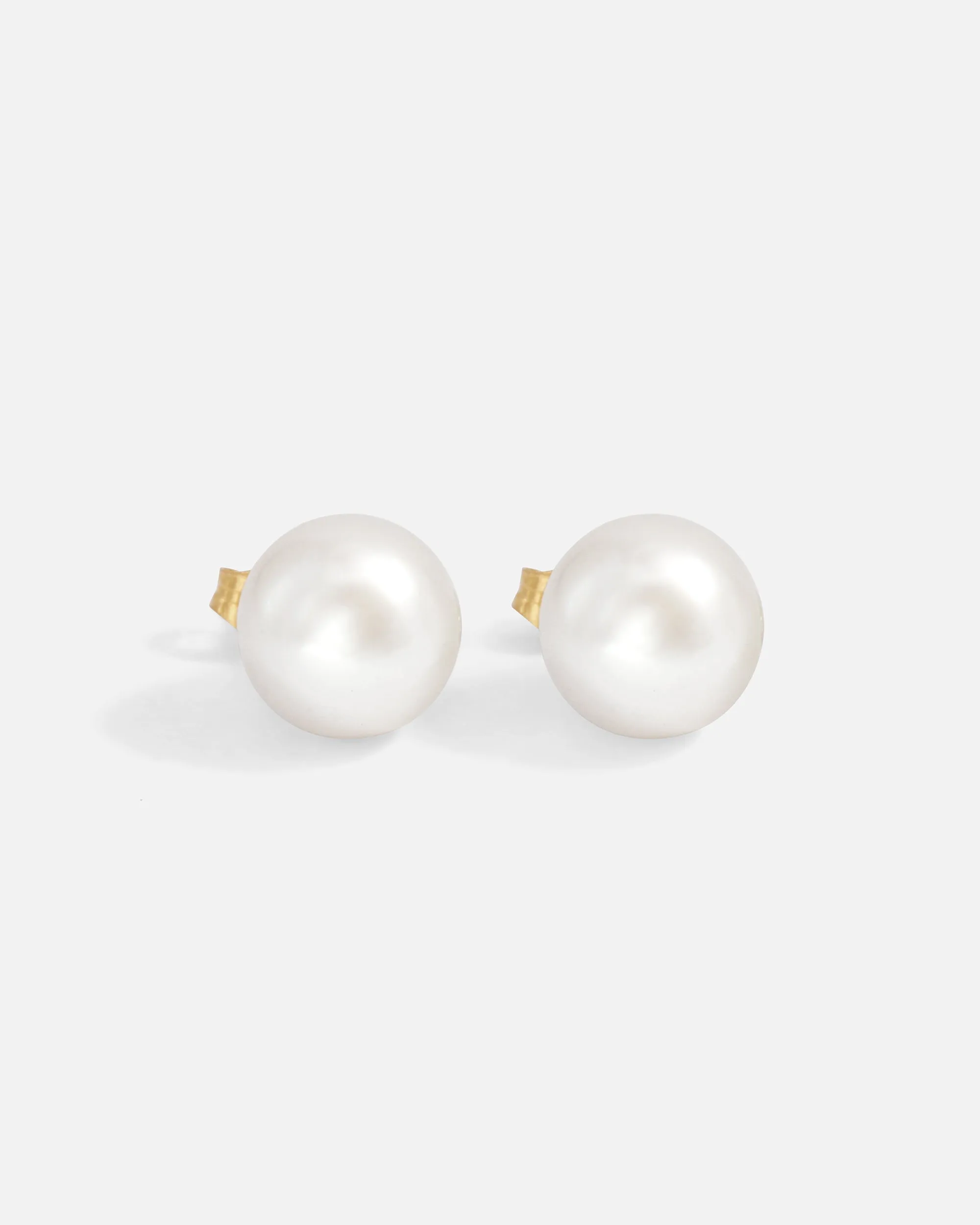 Classic Pearl Studs