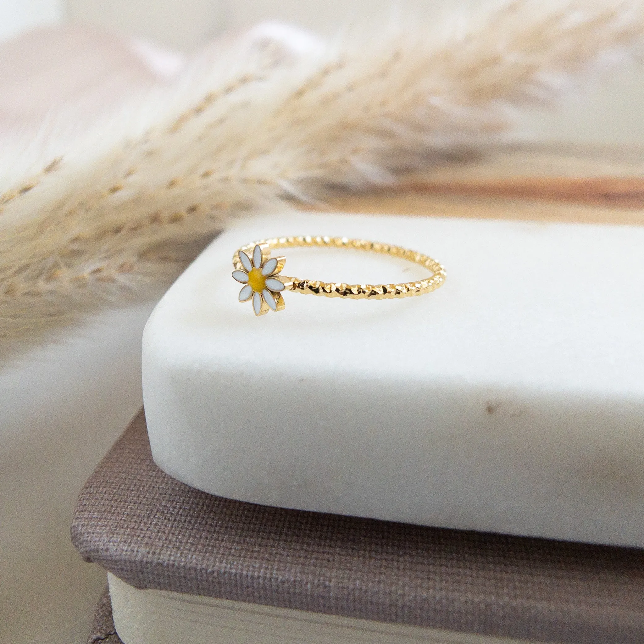 Dainty Daisy Ring