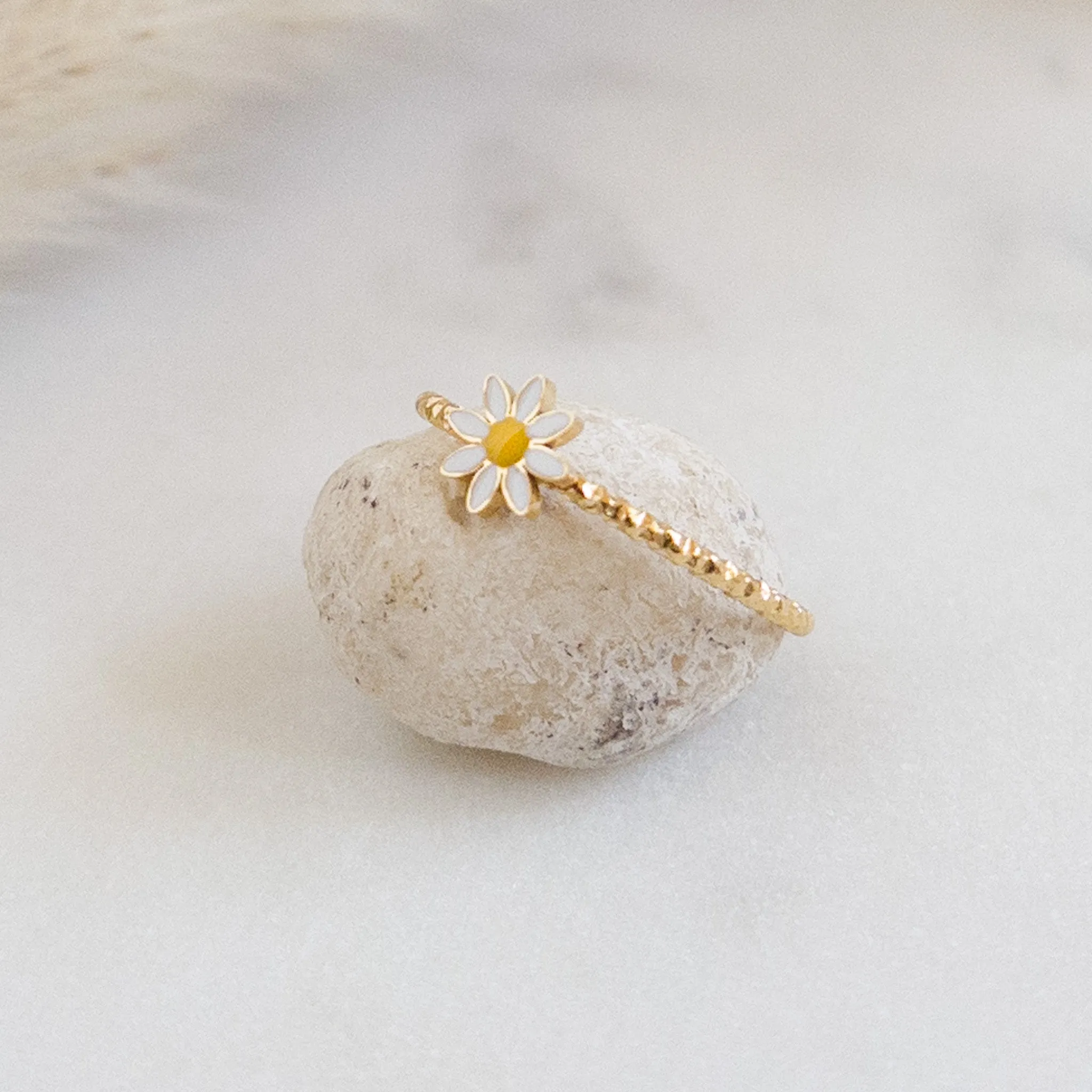 Dainty Daisy Ring