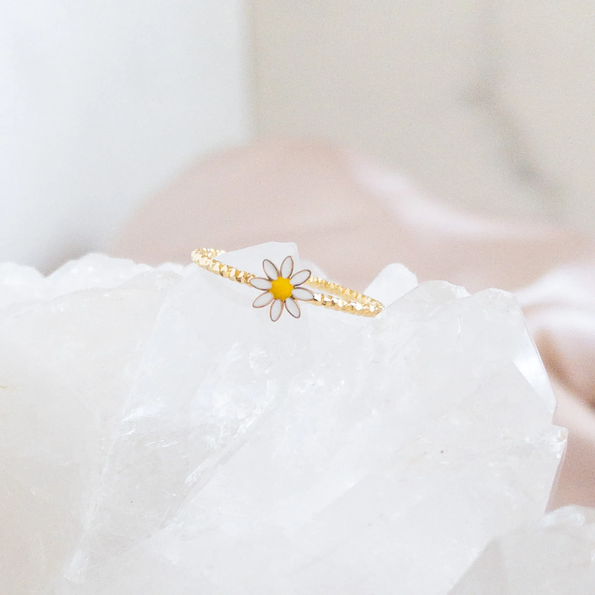 Dainty Daisy Ring